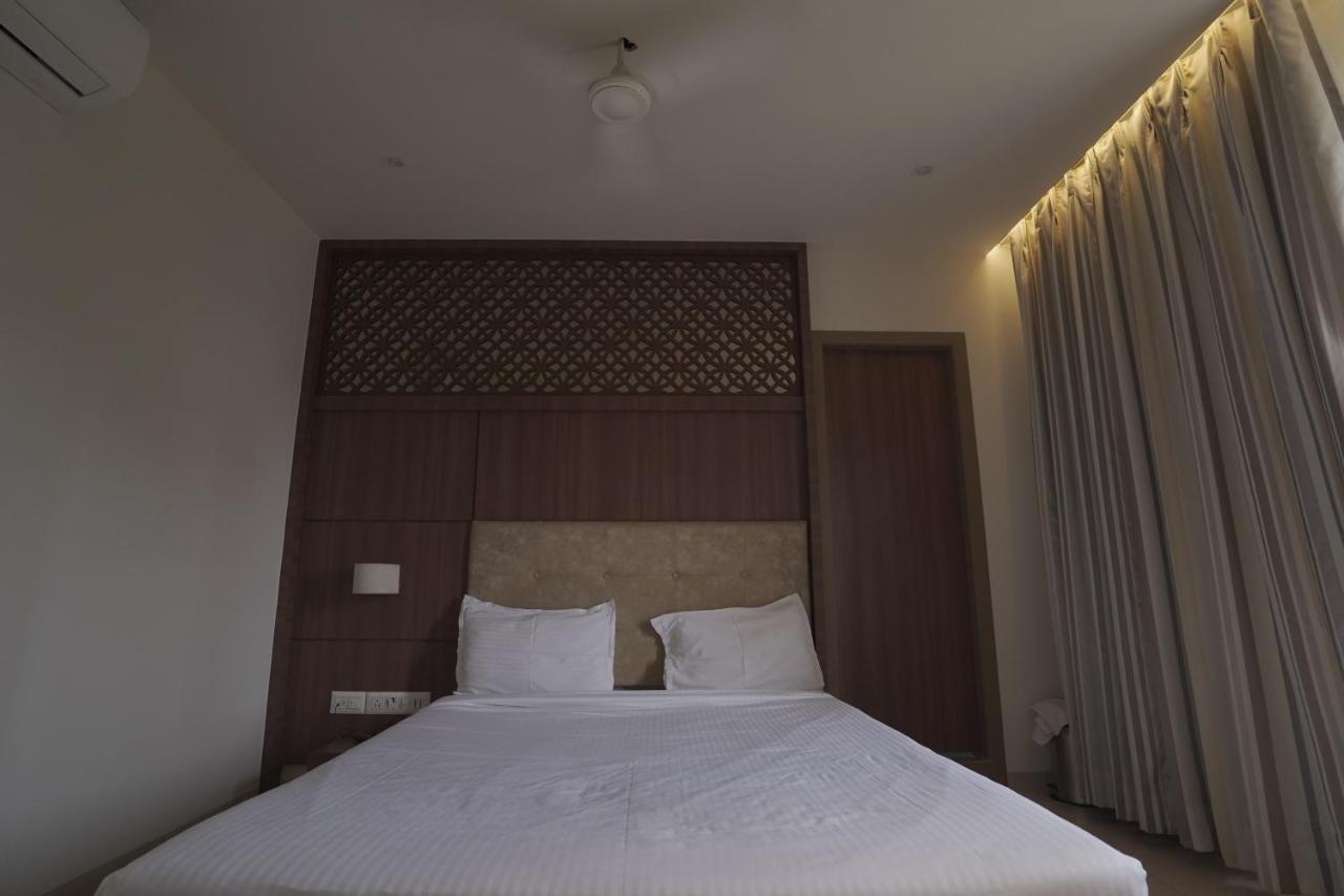 Hotel Mathoshree Thane Εξωτερικό φωτογραφία